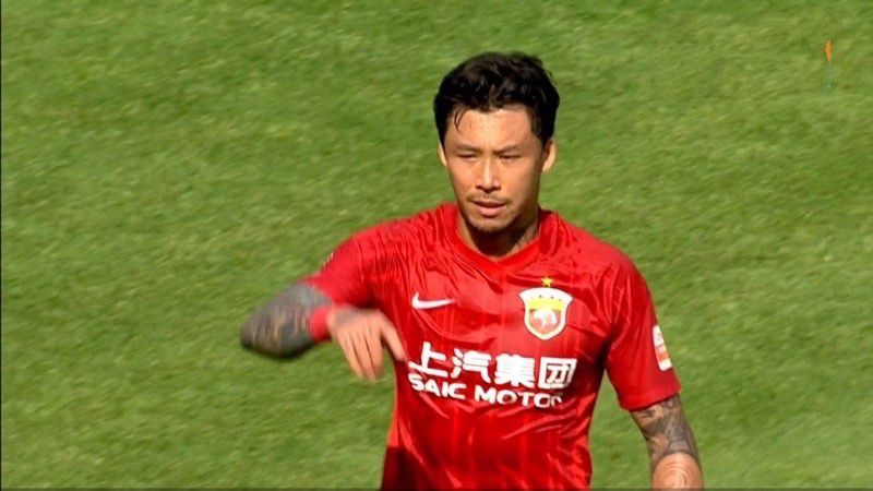 江一燕郎朗奥运同框 与巴西儿童互动预热传火炬 2016-06-30 29日上午，以网友票选“中国温度”代表人物的身份入选奥运火炬手的江一燕和钢琴家郎朗等人抵达巴西的标志性景点——素有“魔鬼之喉”之称的伊瓜苏瀑布，与一早等候在此的华人代表一起，提前感受火炬传递的激情。